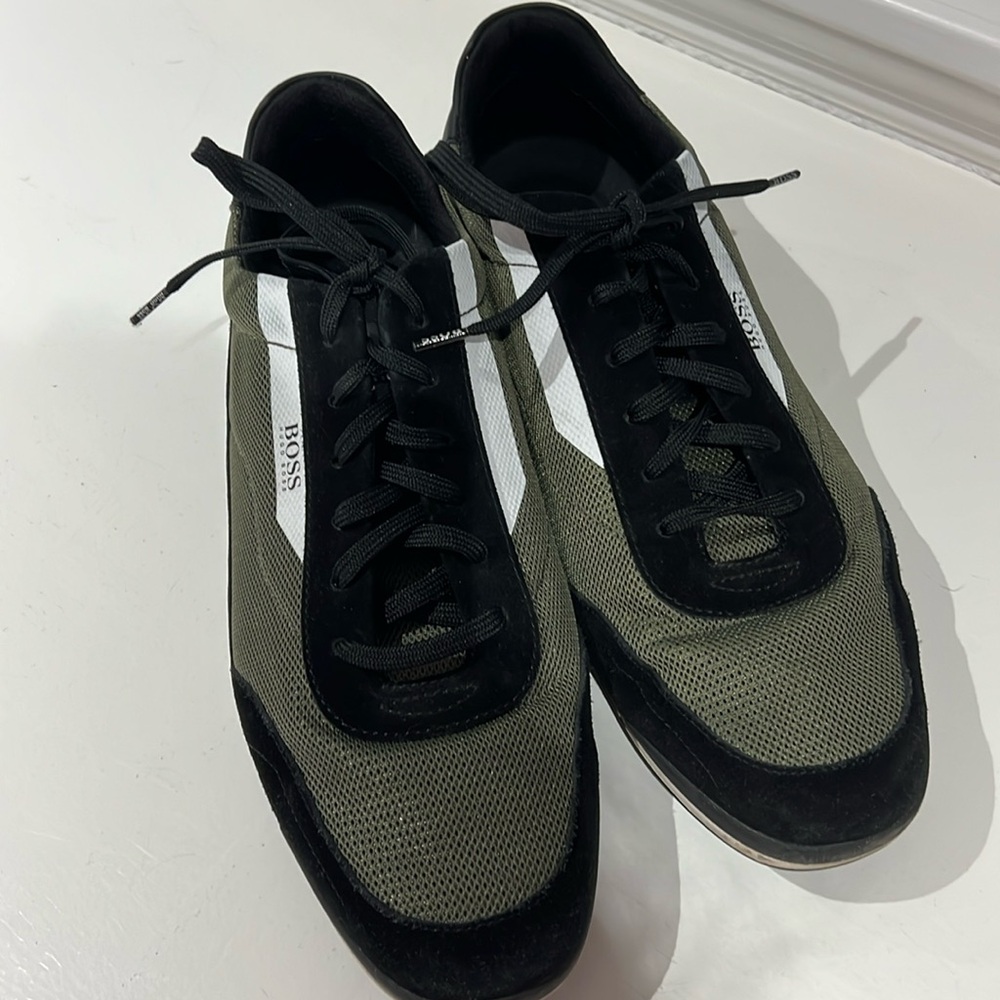 Hugo  Boss men’s tennis shoes sz 44